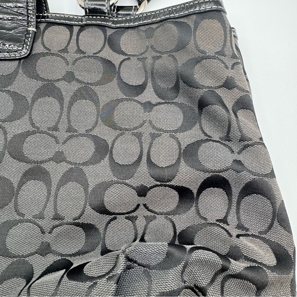 Vintage Coach Soho Black Signature Jacquard Shoulder Bag | Good Used Condition - Picture 8 of 16